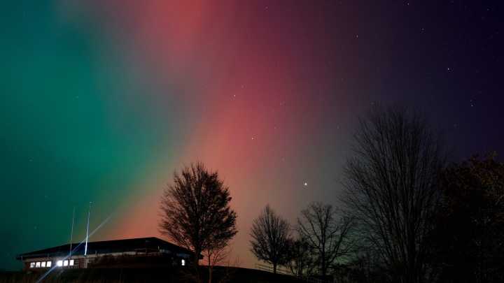 Will northern lights be visible tonight? What time, forecast, photographing