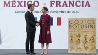 Sheinbaum y Macron firman acuerdo sobre códices aztecas