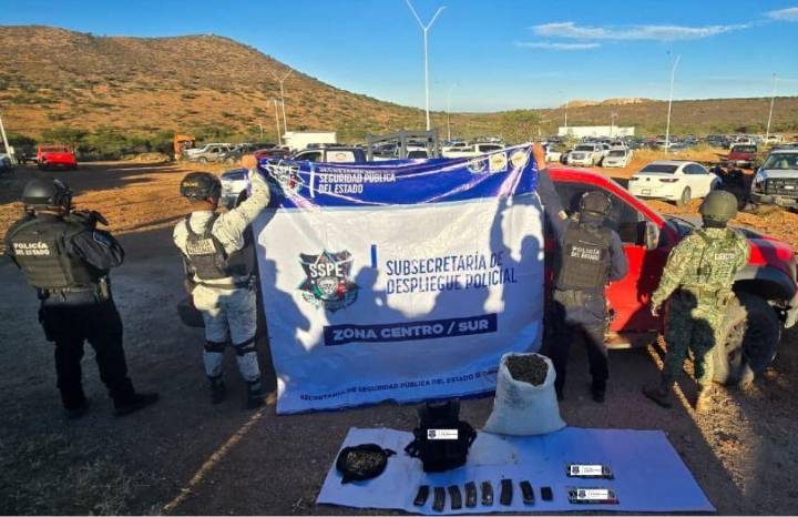 Hallan vehículo oculto en la maleza durante operativo