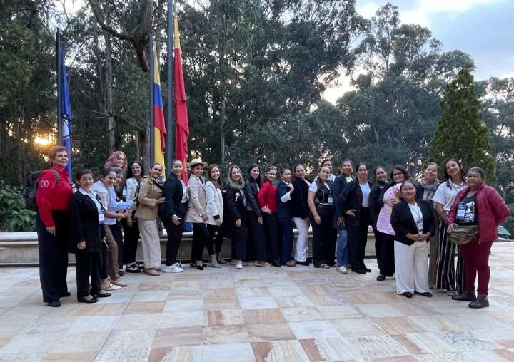 Un programa que impulsa liderazgo y emprendimiento femenino -