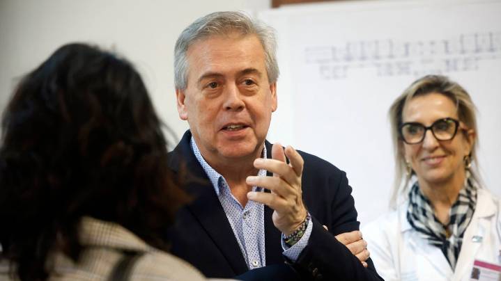 Sanidade mete presión a la USC ante un posible rechazo del acuerdo de Medicina: « Será o elemento tractor da fragmentación»