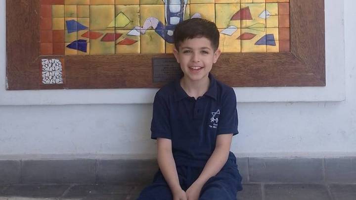 Tiene 9 años y aunque al nacer le dieron un diagnóstico devastador se convirtió en un lector destacado