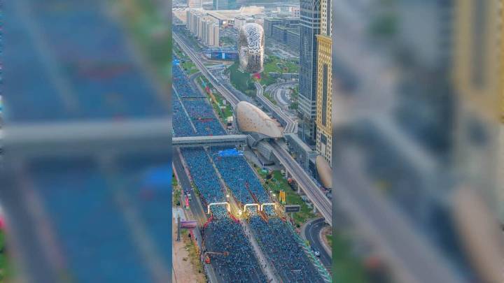 Watch: Sheikh Zayed Road turns into blue for Dubai Run 2025