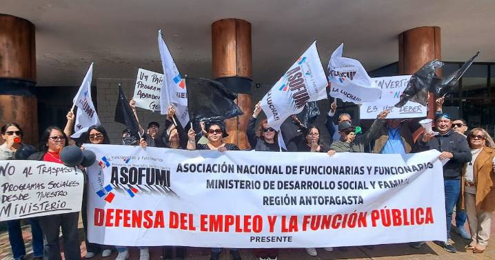 La crisis que la ministra Toro no ha podido frenar: funcionarios de Desarrollo Social suman 6 semanas movilizados