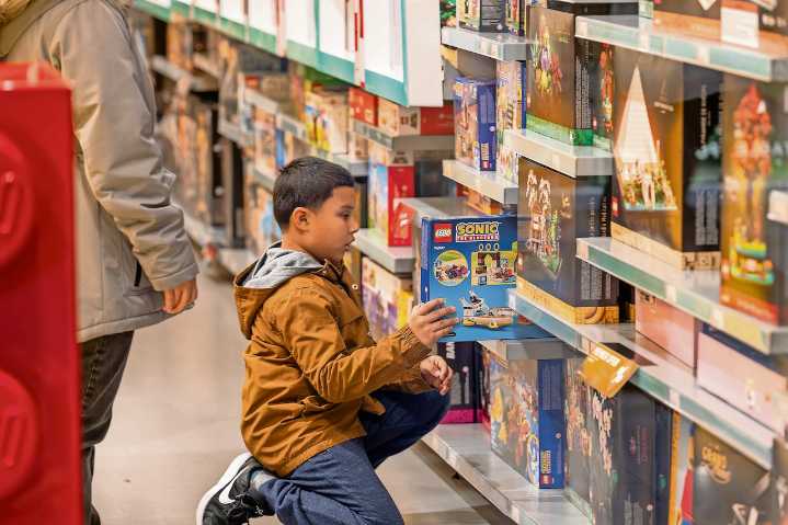 Black Friday 2025 store hours: Here‘s when Best Buy, Target and other retailers will open