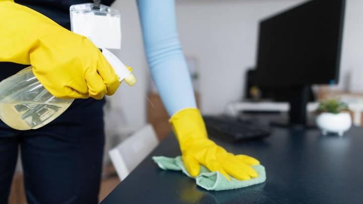 Dejar la casa como nueva: el truco casero para limpiar y desinfectar sin gastar de más