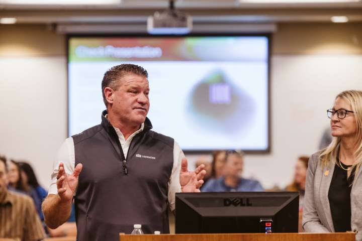 Construction nonprofit gives $25,000 to Glendale