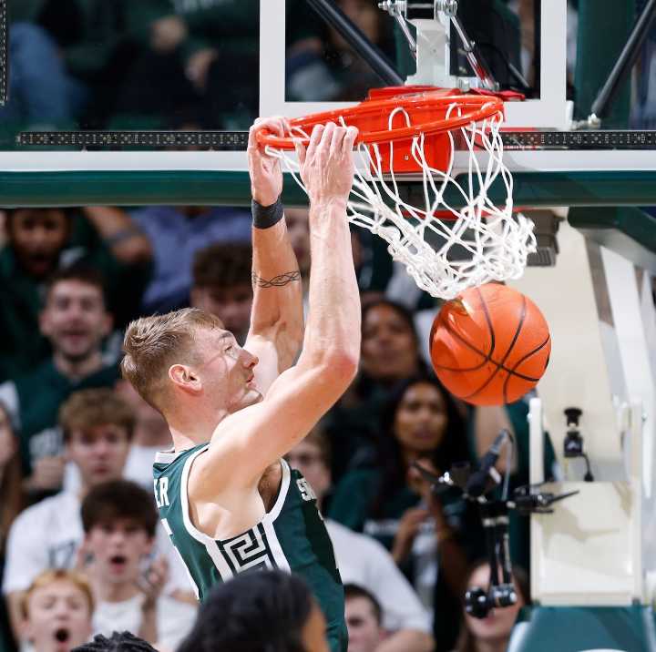 Michigan State dominates early to roll past San Jose State