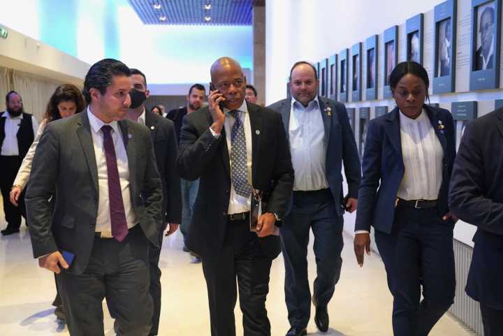 Policía del NYPD herido en ataque en Brooklyn 