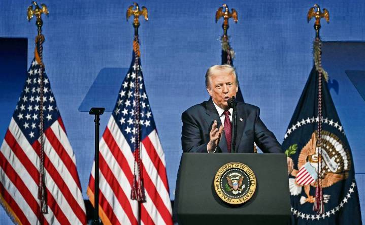 Trump dice que tripulantes de presuntas narcolanchas eran narcoterrorista, la verdad es más compleja, afirma AP