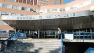 Herido grave un hombre de 62 años al clavarse una varilla de hierro en el muslo mientras trabajaba en su jardín en Villalba