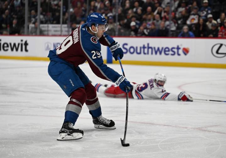 Avalanche's Nathan MacKinnon, Cale Makar carry club past Rangers