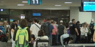 Thanksgiving rush hits Hawaii with packed airports and stores