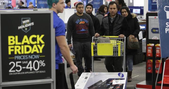 Holiday shoppers defy economic uncertainty with billions spent on Black Friday