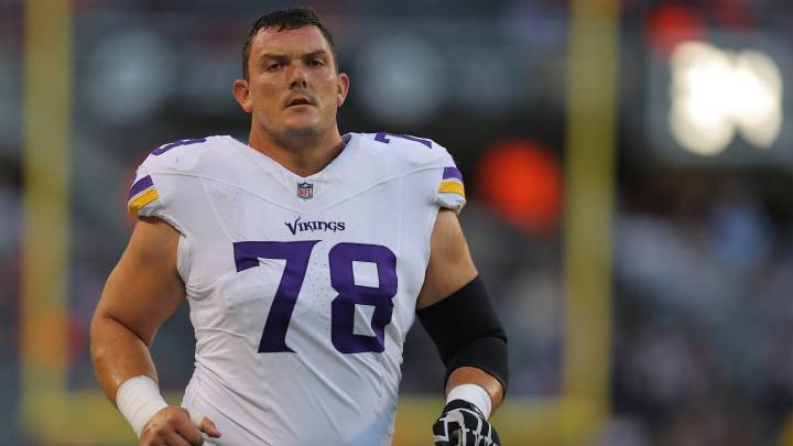 Vikings open Ryan Kelly's 21-day practice window