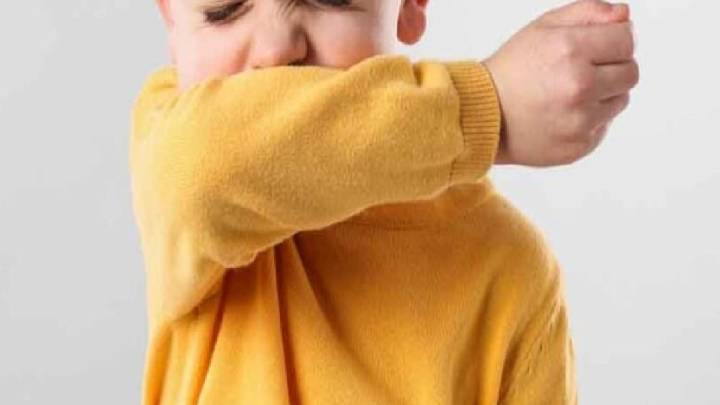 Niño fue al médico por dolor de garganta, lo dan de alta y muere horas después