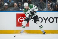 Deadspin | Stars look for more success against lowly Flames