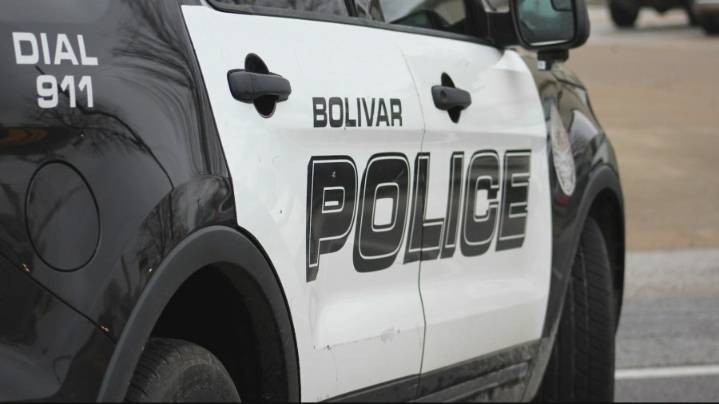 One hospitalized after car crashes into Bolivar retention pond