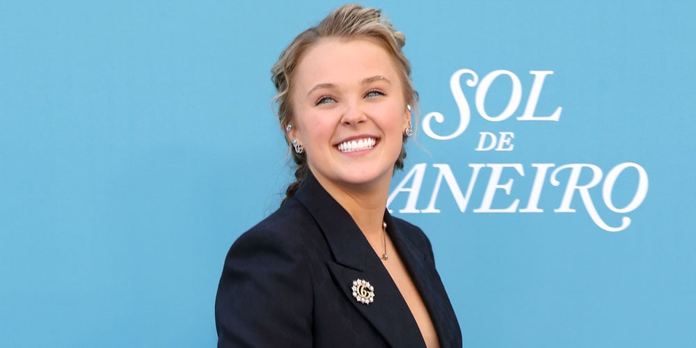 JoJo Siwa Reveals She Was Hospitalized Only Hours Before Her Black Friday Performance | jojo siwa 