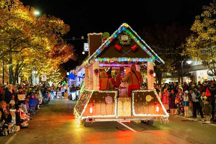 Traverse City Tree Lighting will have Light Parade, Santa and new ‘Treat Patrol’ for kids