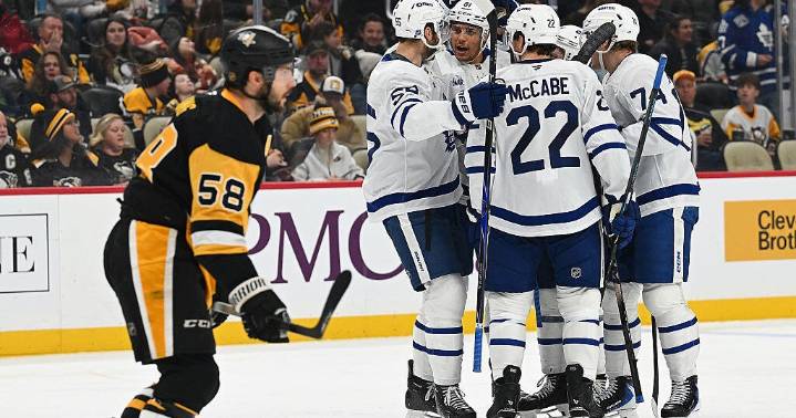 Ekman-Larsson extends point streak as the Maple Leafs rout the Penguins 7