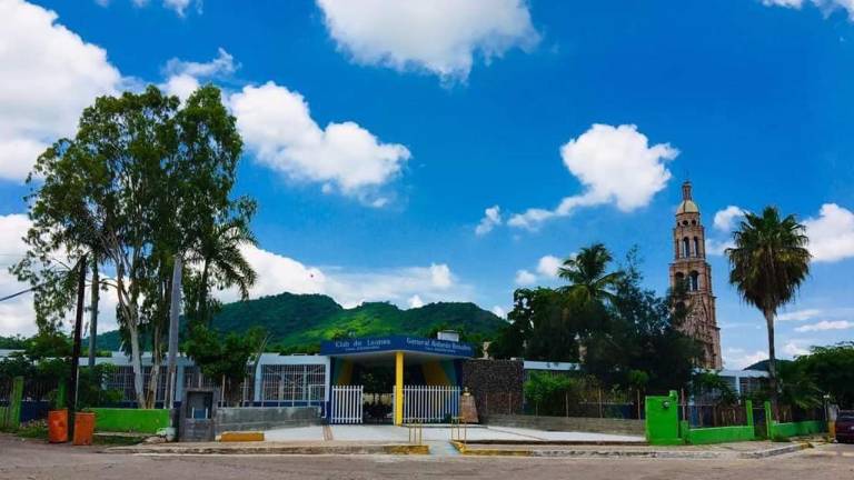 Exponen padres de familia y tutores falta de maestros de inglés en planteles de Rosario