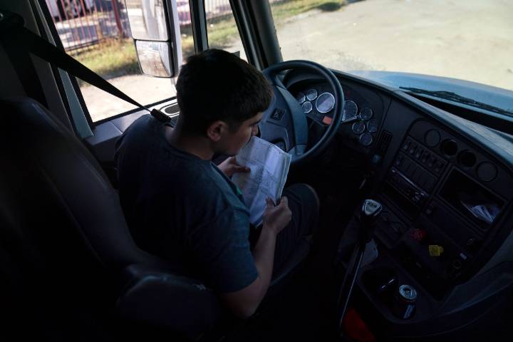 California cancela 17,000 licencias de conducir comerciales de inmigrantes