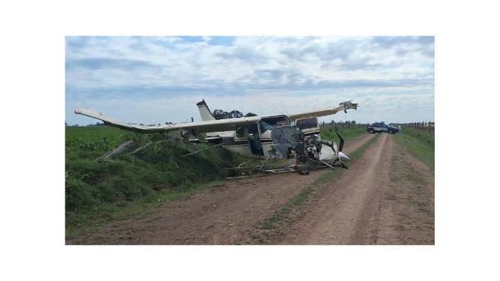 Hallan cocaína en una avioneta que realizó un aterrizaje forzoso en un campo de Arequito
