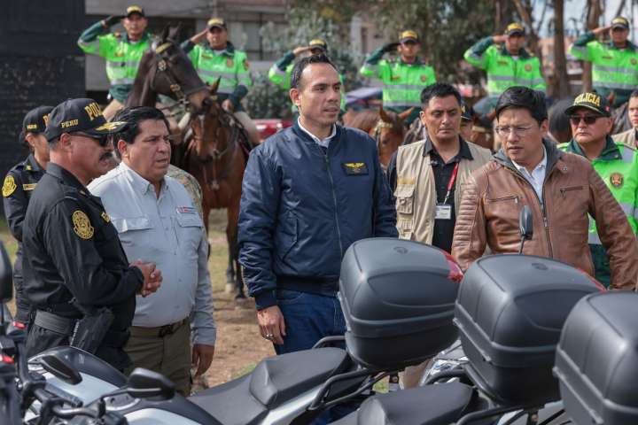 Presidente Jerí supervisó más de 180 vehículos donados para fortalecer seguridad en Junín
