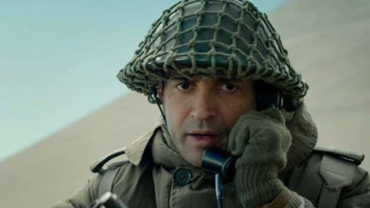 Farhan Akhtar To Eijaz Khan: Here’s How Much The Cast Of 120 Bahadur Earned