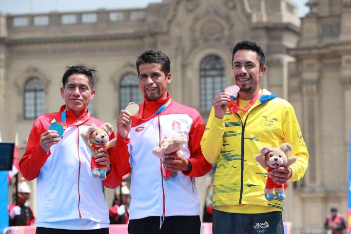 XX Juegos Bolivarianos: presidente Jerí participa en la premiación de la maratón 42K