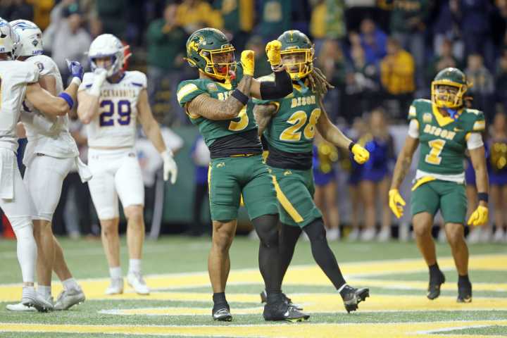 RaJa Nelson's 74 games: an unofficial, unbreakable Bison record?