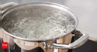Why water bubbles on the stove while boiling but not in the microwave
