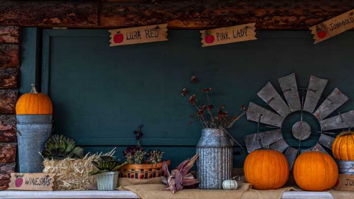 How To DIY Your Own Vintage Inspired Fall Decor