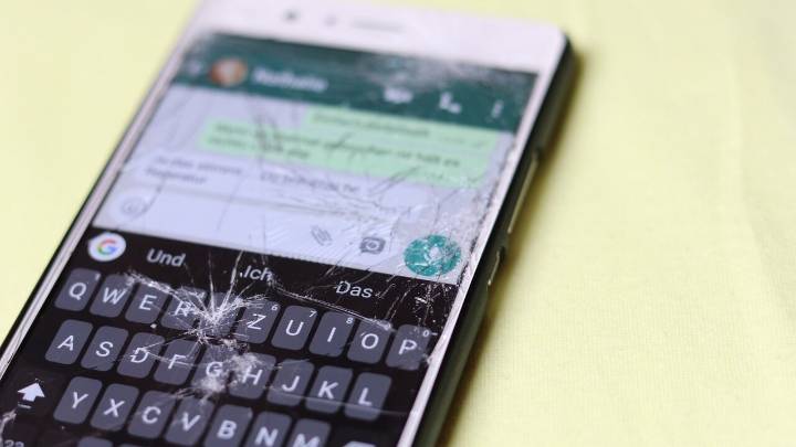 iPhone Severely Damaged After Spending Afternoon in Pocket Full of Zoat