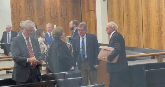 Former Lauderdale County judge awaits verdict on misuse of public funds