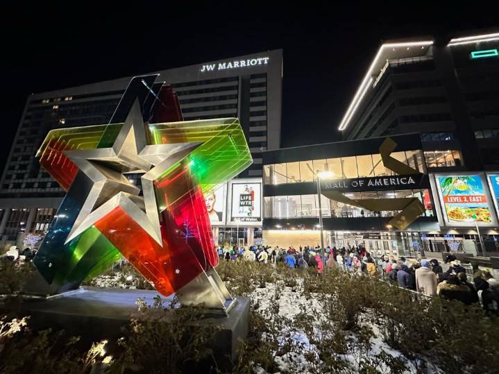 When do Minnesota malls open on Black Friday 2025?