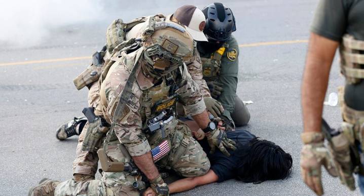 Chicago: Juez federal ordena liberar a cientos de arrestados en las redadas migratorias en Illinois | Estados Unidos | ICE 