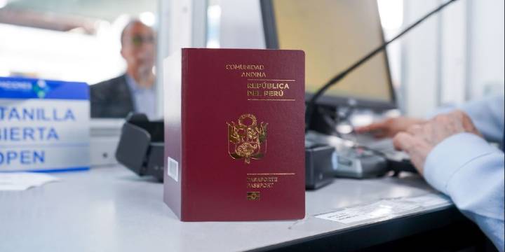 Con cerca de 700 mil pasaportes: Migraciones supera cifras anteriores por tercer año seguido