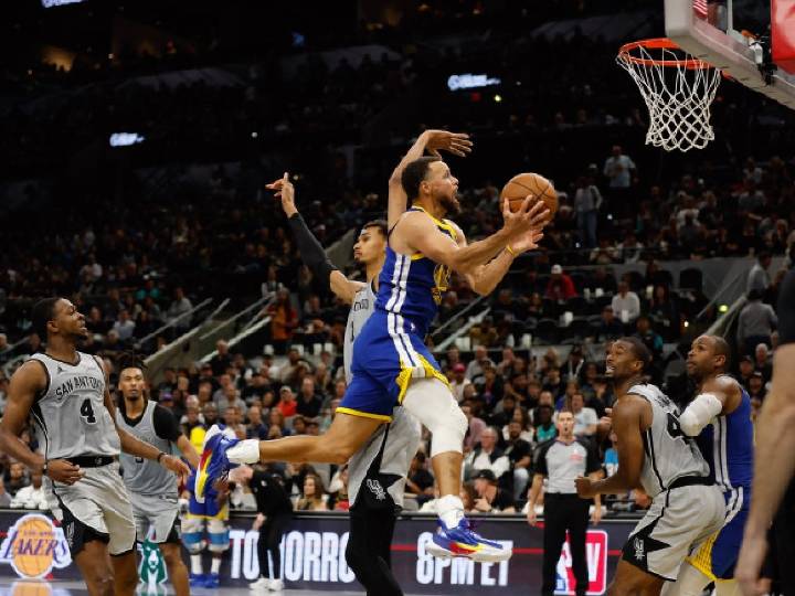 Stephen Curry iguala añejo récord de Michael Jordan