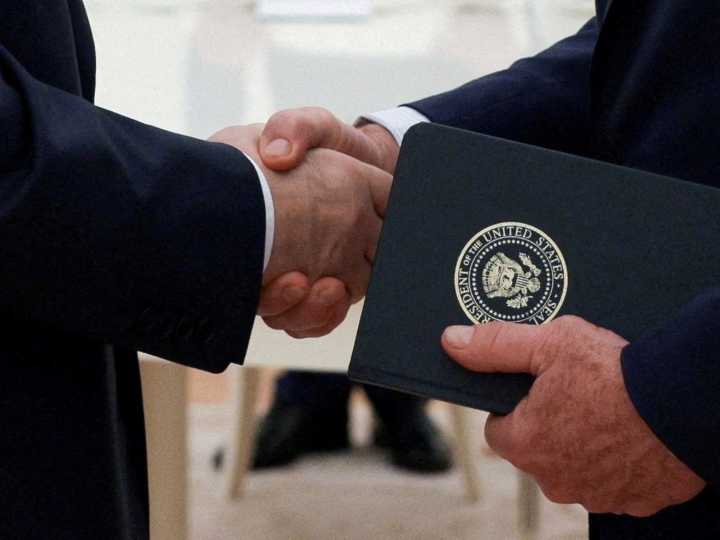 Las transcripción completa de la llamada entre el enviado de Trump Steve Witkoff y el asesor ruso Yuri Ushakov