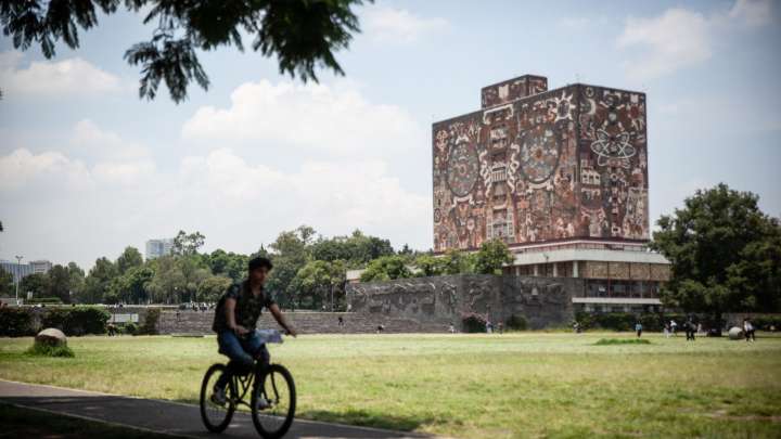 Trabajadores de la UNAM Aceptan Aumento Salarial de 4% y Conjuran Huelga