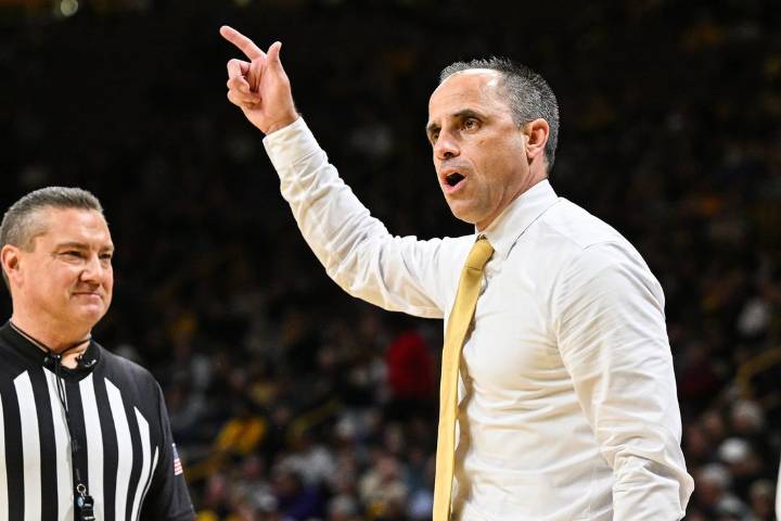 Deadspin | Bennett Stirtz puts up 21 as Iowa takes down Xavier