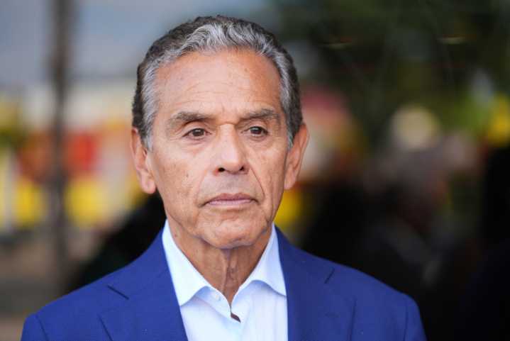 A sheriff, a billionaire, a tinge of scandal. California governor’s race packs drama, uncertainty