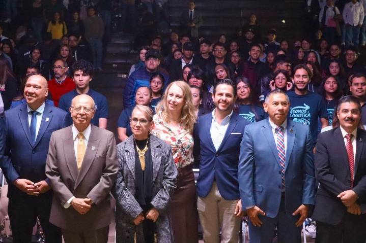 Realizan Primer Congreso Ferroviario ante llegada del tren de pasajeros