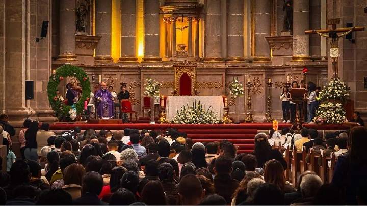 Catedral de Tulancingo: Feligreses abarrotan misa en primer domingo de Adviento