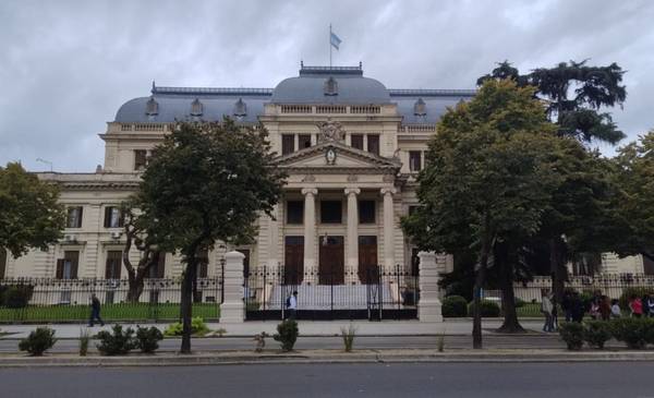 ¿Se destraba el endeudamiento en Provincia? Senadores también convocaron a sesionar