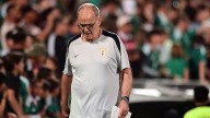 "Papelón", "da vergüenza": Destrozan a Bielsa en Uruguay por paliza ante EE.UU., el DT hace brutal reflexión y responden por su futuro La "Celeste" perdío 5