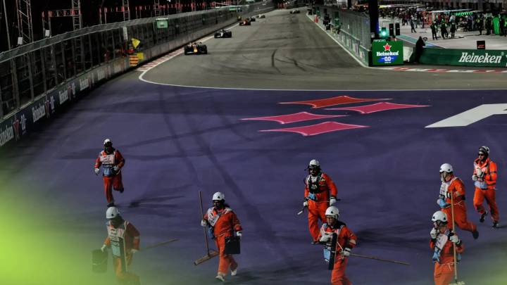 FIA offers insight into Las Vegas GP marshal incident