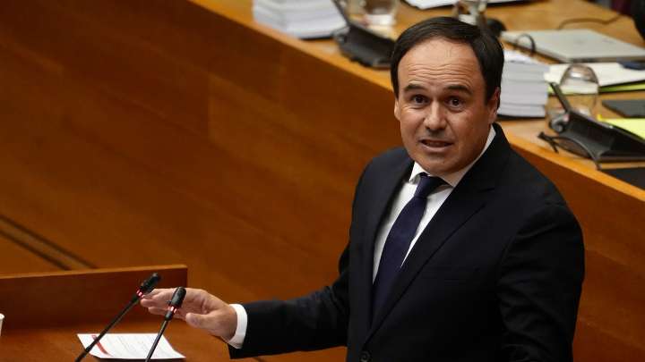 Pérez Llorca logra los votos para ser investido presidente de la Generalitat valenciana